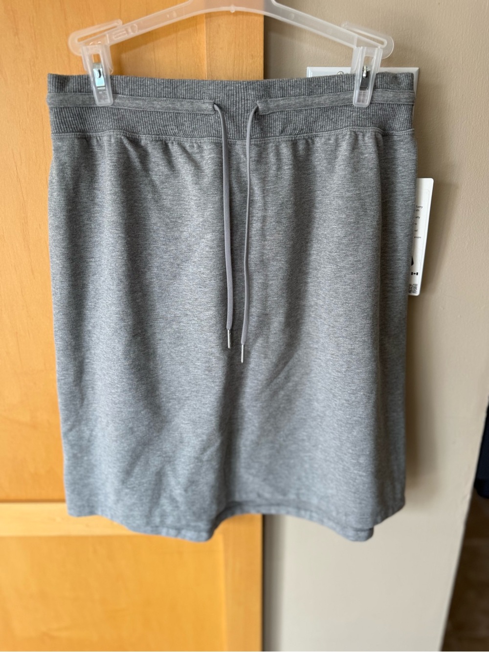Lululemon grey skirt with pockets brand new with tags